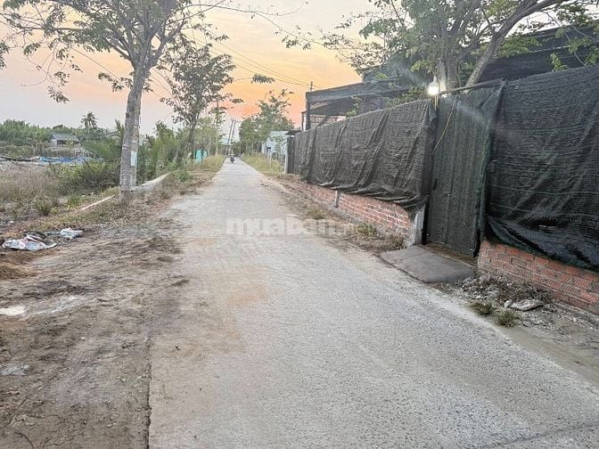 Cần bán nhà mặt tiền đường Liên ấp 2-3, xã Hiệp Phước, Nhà Bè giá 1tỷ8
