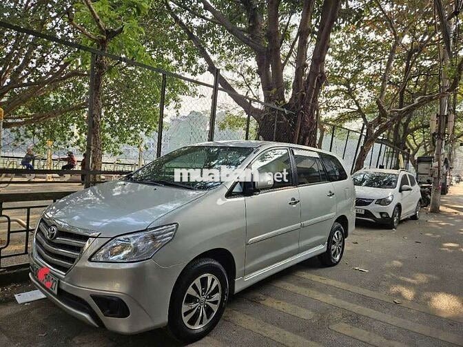 Toyota Innova 2015 E - 115000 km