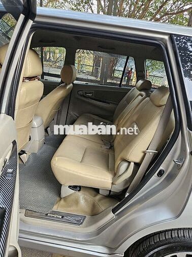 Toyota Innova 2015 E - 115000 km