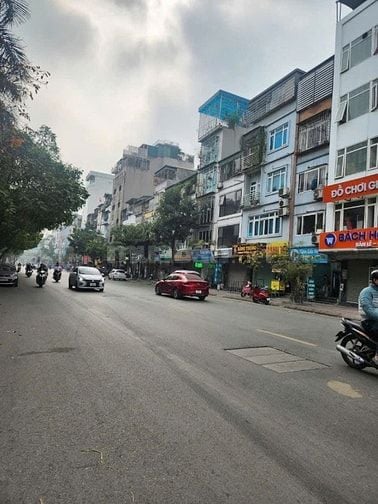 Bán nhà 5 tầng mặt phố Trần Quang Diệu diện tích 55m2, MT 4,5m giá 32 