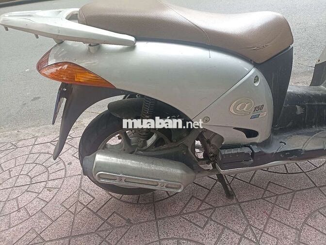 Honda @150 chính chủ công chứng liền xe trùm mền