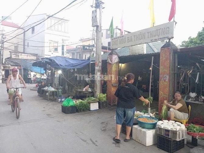 cần bán gấp nhà ở cấp 4,đầy đủ nội thất,thiết kế thông minh.