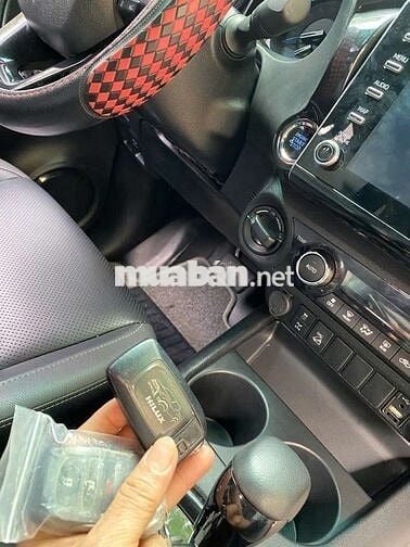 Toyota Hilux 2021 2.8L 4x4 AT - 30000 km