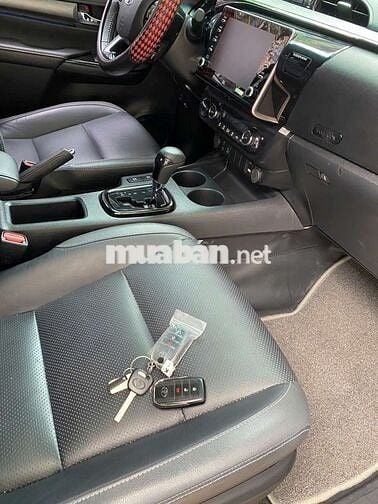Toyota Hilux 2021 2.8L 4x4 AT - 30000 km