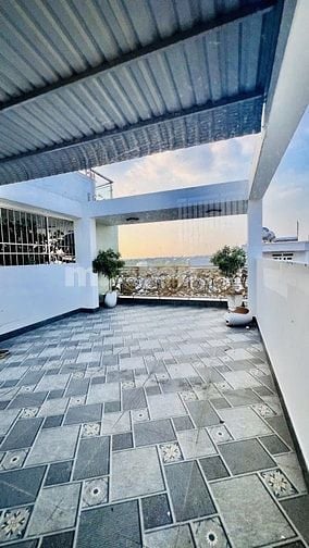 Mặt Tiền Nguyễn Văn Công có vỉa hè cần bán, 60m2 (4*14,5) 5 tầng SHR