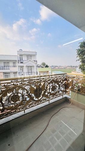 Mặt Tiền Nguyễn Văn Công có vỉa hè cần bán, 60m2 (4*14,5) 5 tầng SHR