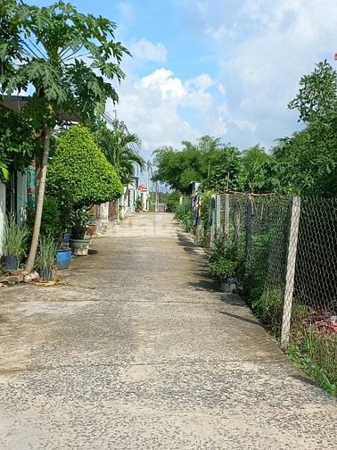1.390 TỶ/ 91m2 full thổ,sổ riêng, hẻm ô tô 1 xẹc sát đường lớn, KDC 