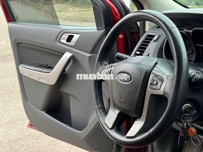 Bán xe Ford Ranger 2012 XLT số sàn 2 cầu máy dầu