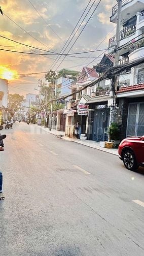 Mặt Tiền Nguyễn Văn Công có vỉa hè cần bán, 60m2 (4*14,5) 5 tầng SHR