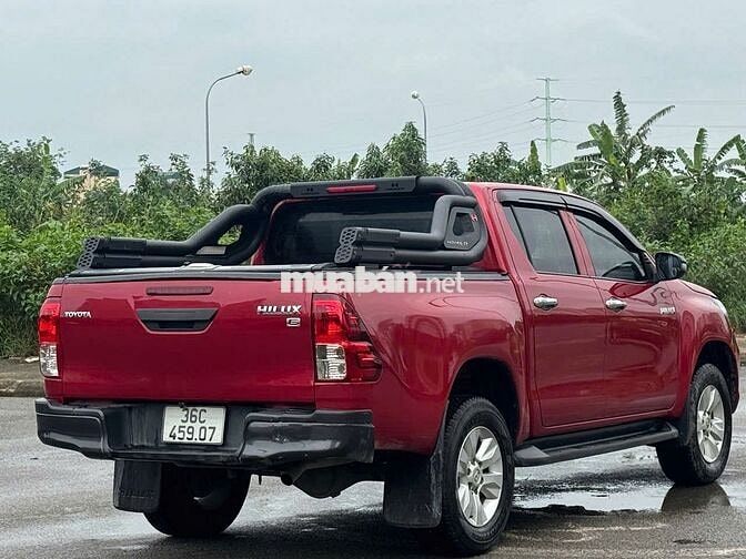 Bán Toyota Hilux 2019 2.4E 4x2 AT màu đỏ cực chất