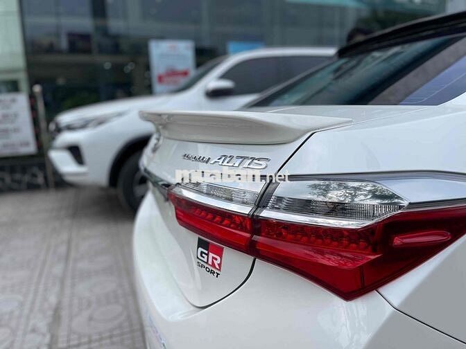 Toyota Corolla Altis 1.8G 2018 model 2019 odo 6v5