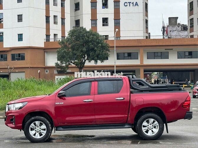 Bán Toyota Hilux 2019 2.4E 4x2 AT màu đỏ cực chất