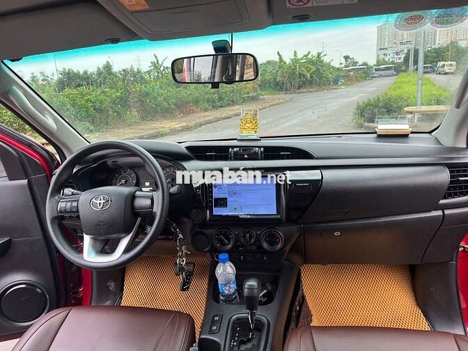 Bán Toyota Hilux 2019 2.4E 4x2 AT màu đỏ cực chất