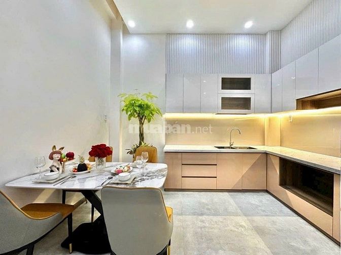 Cần bán nhanh nhà 48m2 xây 2 lầu Nguyễn Biểu,Q5.Gần đại học Sài Gòn.