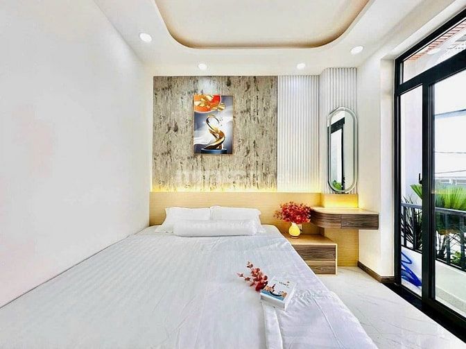 Cần bán nhanh nhà 48m2 xây 2 lầu Nguyễn Biểu,Q5.Gần đại học Sài Gòn.