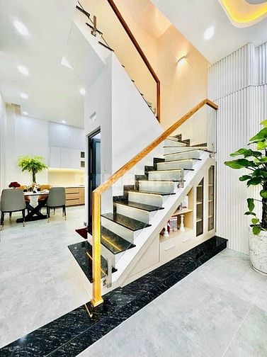 Cần bán nhanh nhà 48m2 xây 2 lầu Nguyễn Biểu,Q5.Gần đại học Sài Gòn.