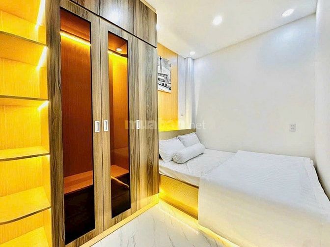 Cần bán nhanh nhà 48m2 xây 2 lầu Nguyễn Biểu,Q5.Gần đại học Sài Gòn.