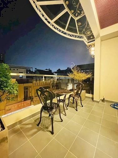 Cho thuê nhà mới đẹp lung linh gần chợ Phú Xuân, 5p đi Phú Mỹ Hưng