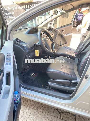 Toyota Yaris 2009 1.3 AT - 120000 km