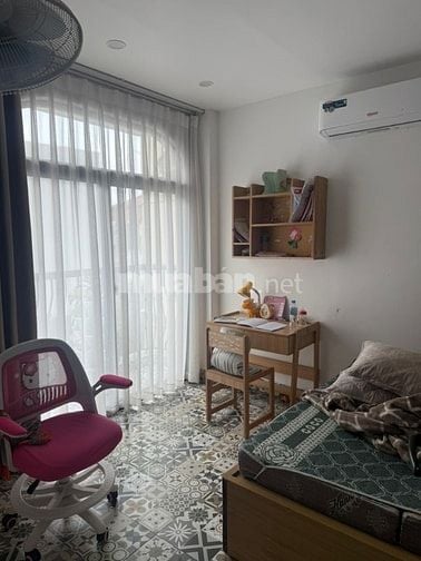 👉7,x tỷ 30m2 có ngay nhà 5 tầng, 300m tới 3 trường đại học: Kinh tế q