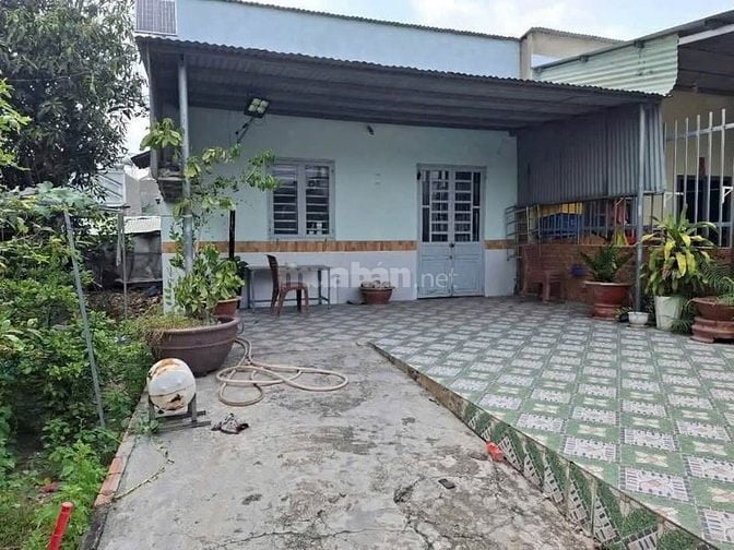 Cần bán gấp căn nhà ở ngay xã Phước Hiệp , Củ Chi 140m2 SHR giá 670tr