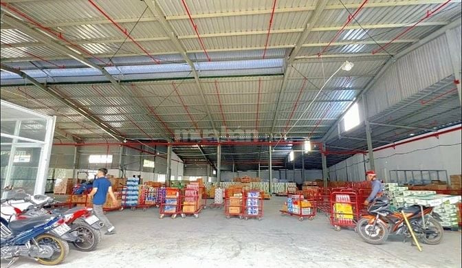Cho thuê kho xưởng 2200m2 QL 1A, Bình Chiểu, gần chợ đầu mối Thủ Đức