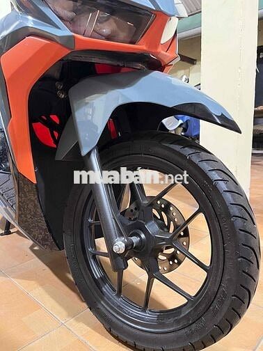 mình cần bán xe click thái 2019