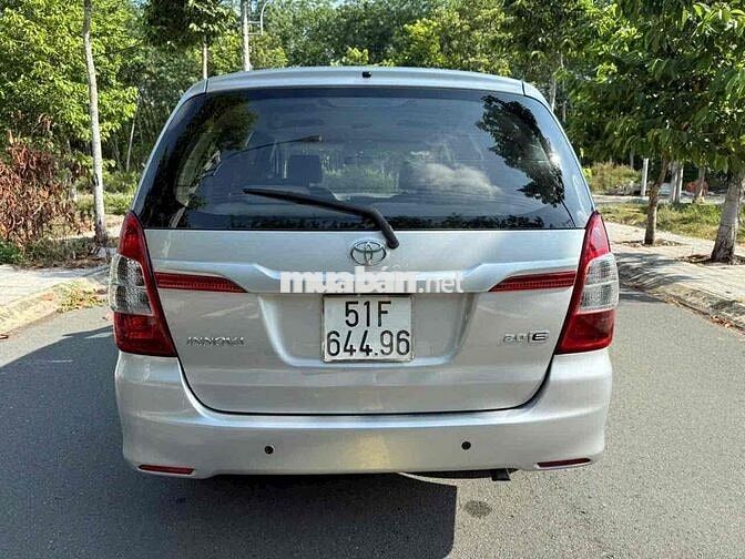 Toyota Innova 2016 - 130000 km