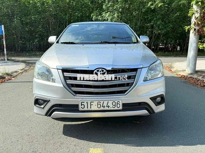 Toyota Innova 2016 - 130000 km