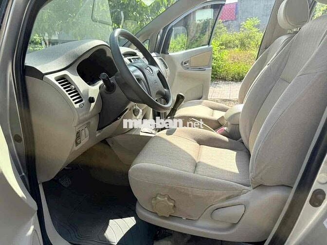 Toyota Innova 2016 - 130000 km