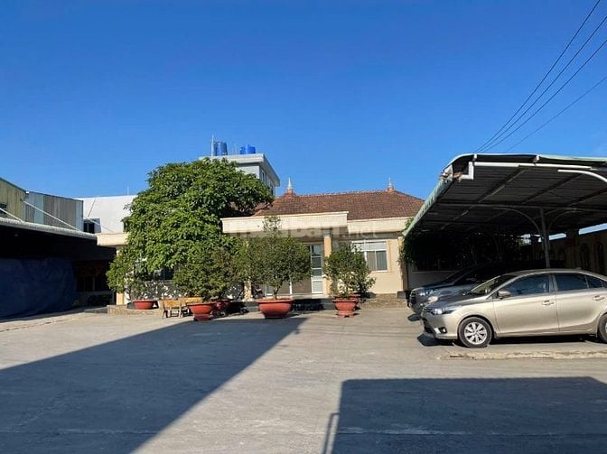 Bán đất và kho xưởng trung tâm TT  Bến Lức, Long An, DT đất : 5.290m2