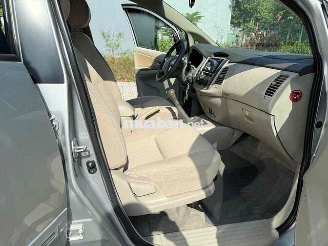 Toyota Innova 2016 - 130000 km
