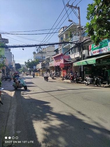 Cho thuê MT 7 lầu có hầm để xe, thang máy
