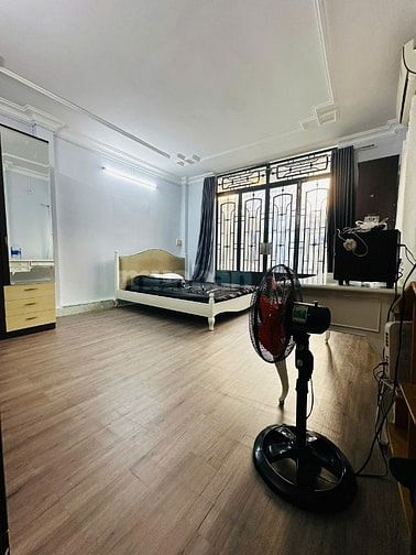 Bán nhà 5 Tầng ngay ngã tư Ba Tháng Hai - Sư Vạn Hạnh Quận 10