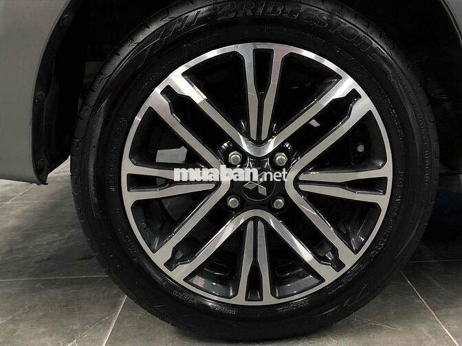 Mitsubishi Attrage 2021 1.2L CVT Premium - 4v klm