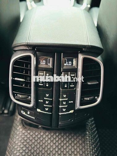 Porsche Cayenne bản S Model 2016