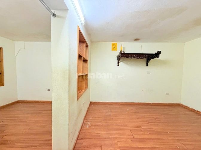 Chính chủ bán CHTT Phương Mai giá 3,59 Tỷ, 100m2. 3N+1VS
