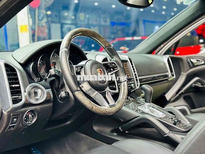 Porsche Cayenne bản S Model 2016