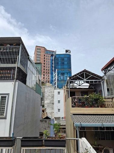 Bán nhà hẻm 4m đường Calmette Quận 1 giá 10,6 tỷ