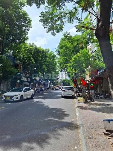 Bán nhà hẻm 4m đường Calmette Quận 1 giá 10,6 tỷ