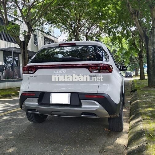 Kia Sonet 2023 Premium 1.5 AT - 15700 km