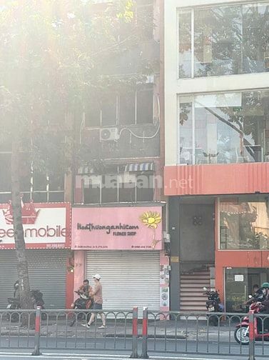 Cho thuê nhà mặt tiền 213B đường 3 Tháng 2, Quận 10, nhà đẹp