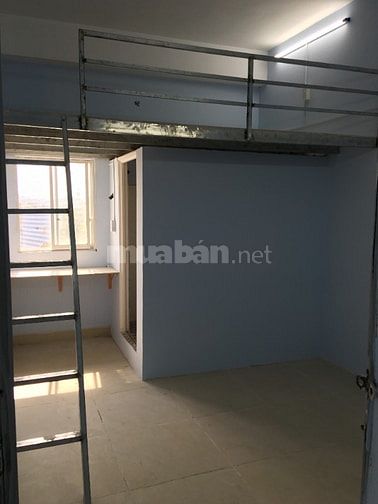 Phòng trọ 18m2 có gác, kệ bếp đường Nguyễn Văn Quá Quận 12