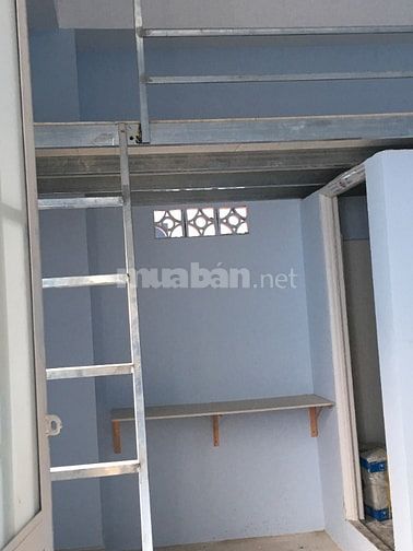 Phòng trọ 18m2 có gác, kệ bếp đường Nguyễn Văn Quá Quận 12