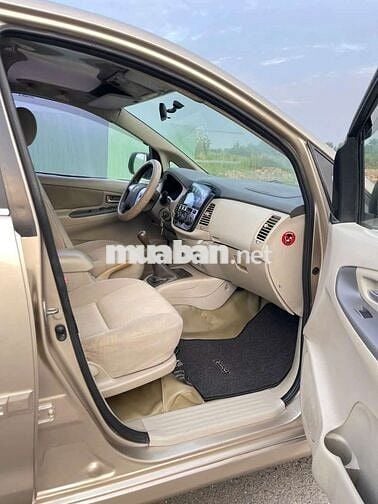 Toyota Innova 2015 - 17800 km