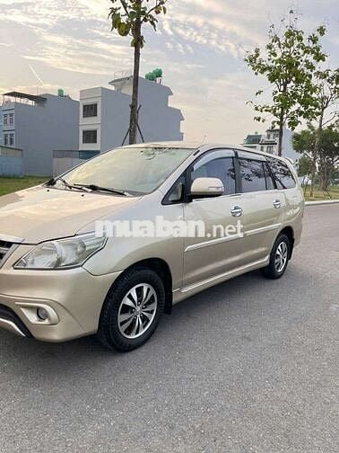 Toyota Innova 2015 - 17800 km