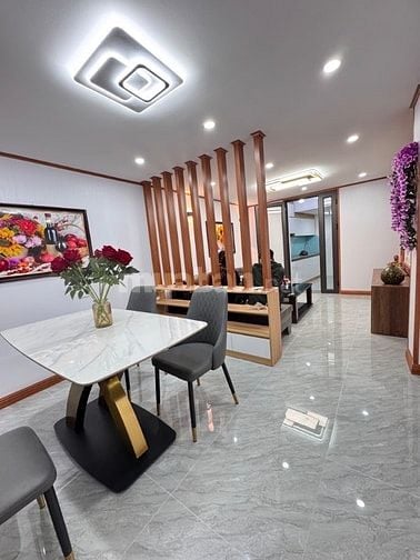 Nhà Bạch Mai, Tặng nội thất, 42m2, chỉ 4.98 tỷ
