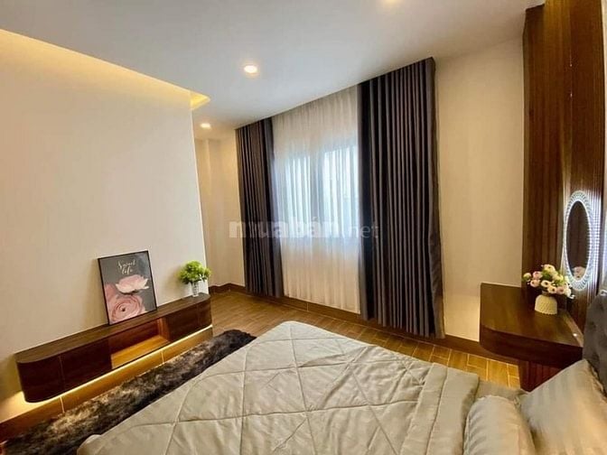 Đi nước ngoài định cư bán gấp nhà ở mặt tiền đường Nguyễn Bá Luật, phư