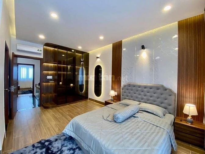 Đi nước ngoài định cư bán gấp nhà ở mặt tiền đường Nguyễn Bá Luật, phư