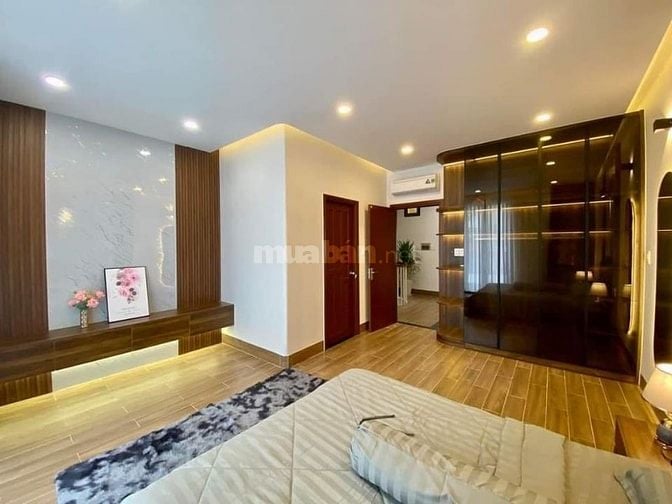 Đi nước ngoài định cư bán gấp nhà ở mặt tiền đường Nguyễn Bá Luật, phư
